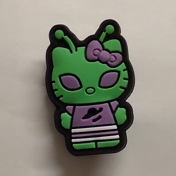 5/$5 Hello Kitty Alien Croc Shoe Charm Jibbitz - Picture 1 of 3